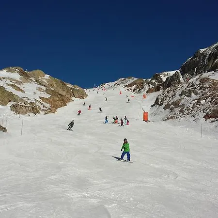 Clos Du Pre - Chaleur Chalet Oz